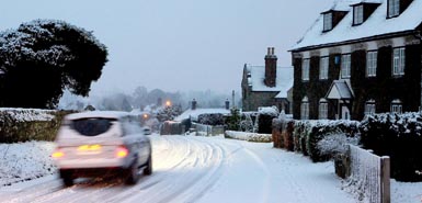 Snow on the roads in Great Chart, Kentt.
