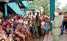 Raul Castro dans les rgions sinistres par louragan Paloma