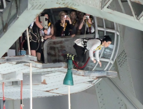 Pop star Katy Perry took time out from her tour to go bungee jumping in New Zealand.