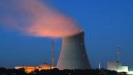 Kühlturm des Kernkraftwerks Isar nahe dem niederbayerischen Landshut (Foto: dpa)