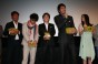 日本一顔の濃い俳優に決まり、がっくりと肩を落とす北村一輝(左から2番目)