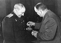 Awarding of Tupolev with Lenin medal (end  of the 40s)