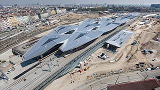 Hauptbahnhof Wien mit umliegender Baustelle