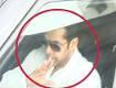 spotted-salman-khan-outside-his-apartment