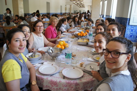 Tradicional almoço das alunas finalistas do 12.º ano no Instituto de Odivelas – Infante D. Afonso