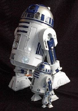 Comparative Picture of Interactive, 6" and 3" R2-D2 models