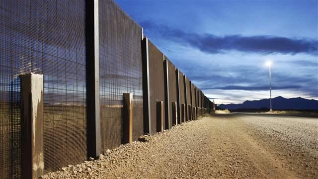 The Arizona-Mexico border fence near Naco, Arizona, March 29, 2013 (REUTERS/Samantha Sais).