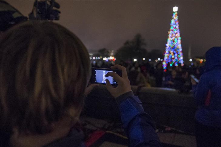 В Вашингтоне зажглись огни Рождественской елки