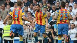 Mijëra tifozë të Valencias në stërvitjen e parë të Neville-it